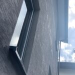 外装スペイン漆喰で初施工　ダークグレーでクールの画像