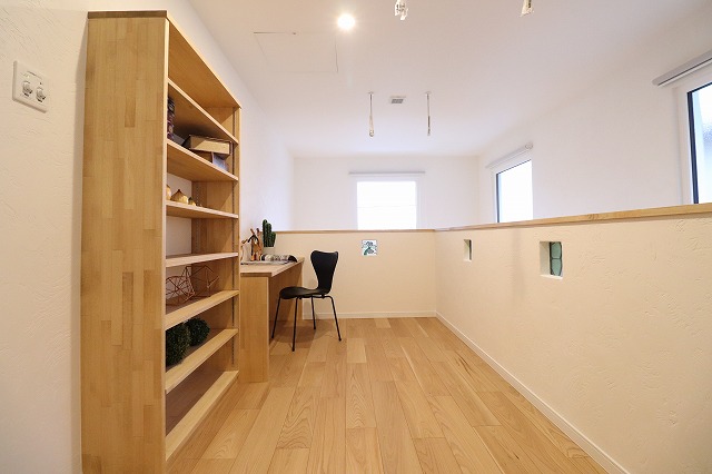 住吉町 2Fホール 吹抜階段の画像