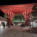 金沢駅にある鼓門の画像