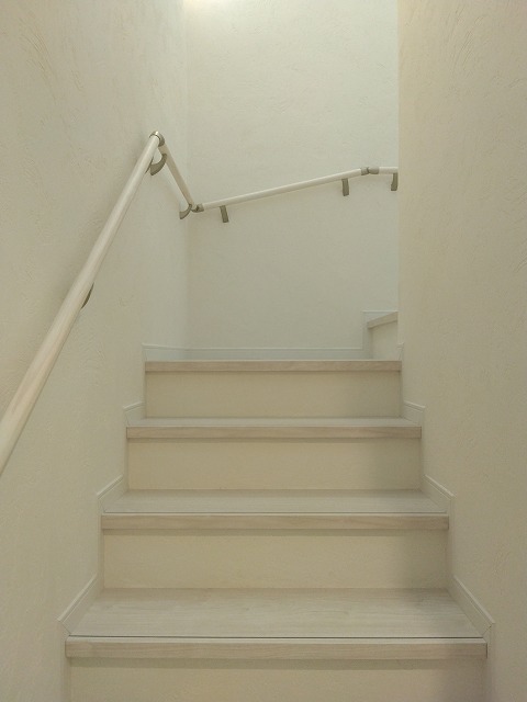 盛岡市中太田　シンプル階段の画像