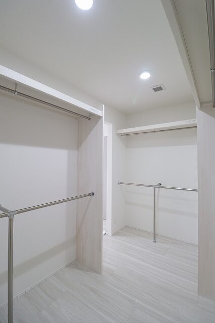 盛岡市中太田　WIC　2段パイプハンガーの画像