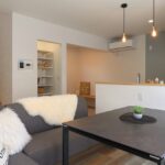 山岸 子どもとのびのび暮らす家 リビングの画像