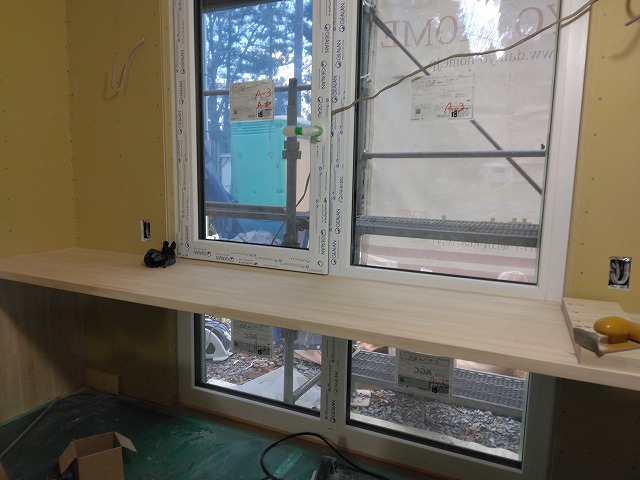 平泉　S様邸　コンビネーション窓とカウンターの画像