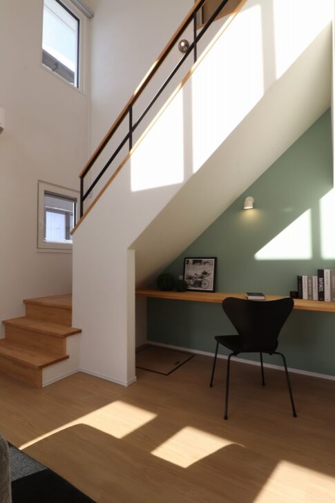 大共ホームの家は 高断熱 × ドイツ窓×漆喰で、冬も夏も快適に。の画像