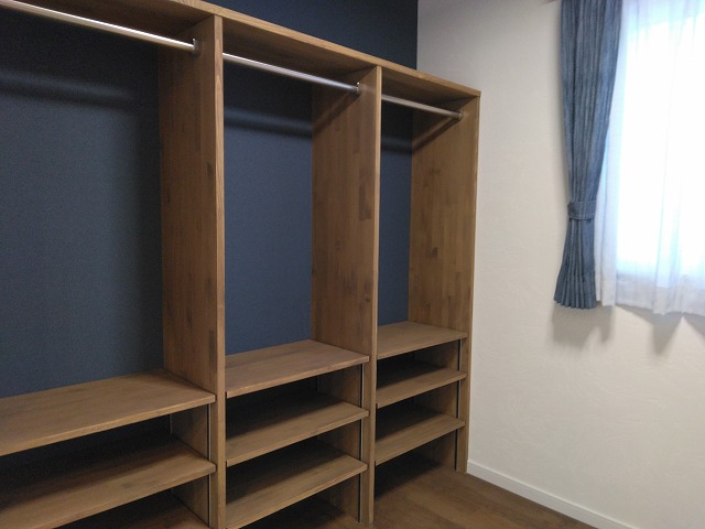 遠野　K様邸 造作収納　ハンガーパイプの画像