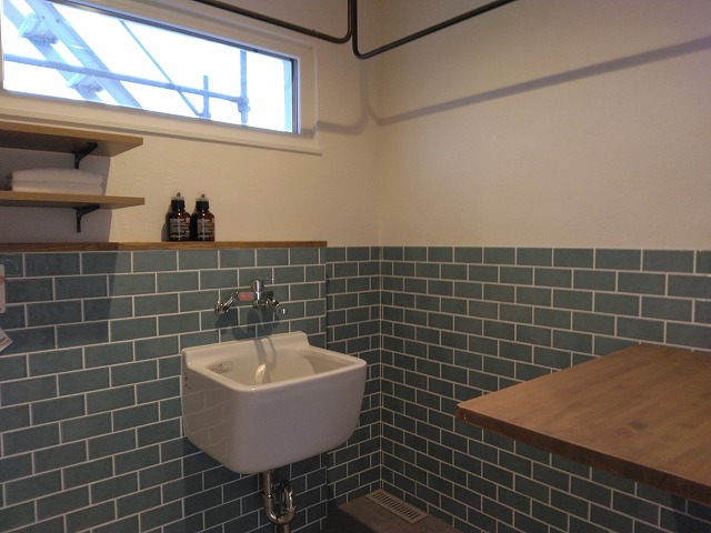 遠野　K様邸 ランドリー　タイル施行の画像