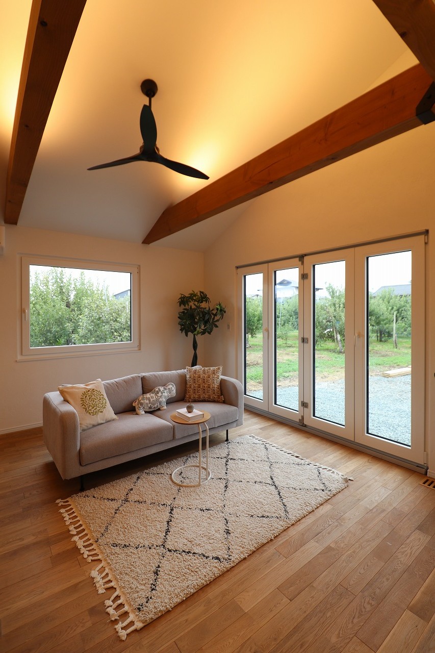 岩手の注文住宅｜高断熱の家づくりと景色を楽しむ窓設計。高断熱・高気密であること。窓もまた、高断熱性能であることが欠かせません。の画像