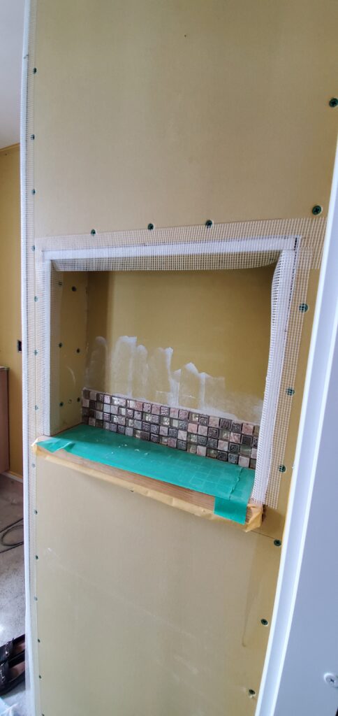 ニッチ下タイルの画像