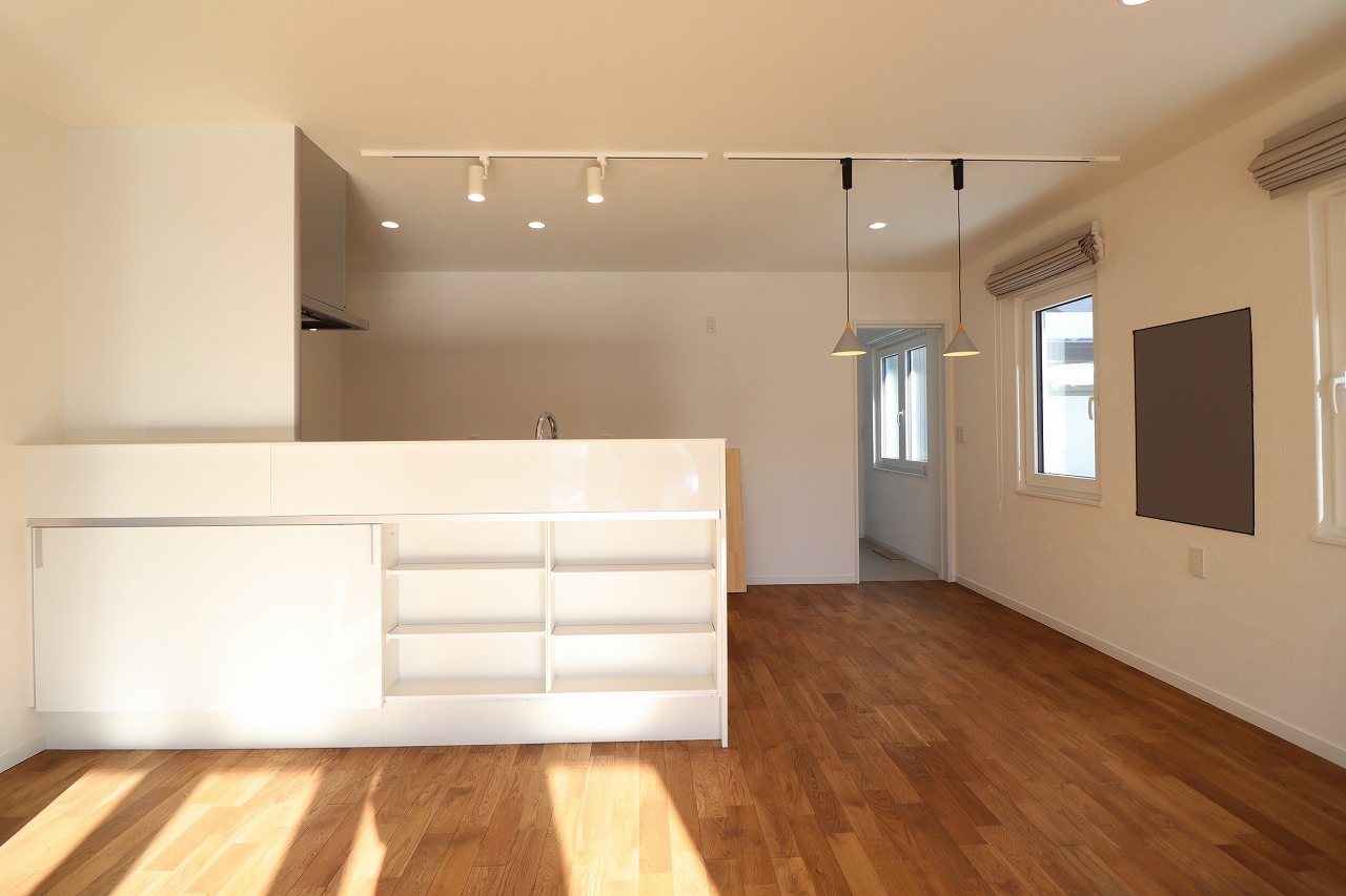 I型キッチン　前面収納付き｜盛岡市で二世帯住宅をお考えなら注文住宅の大共ホーム の画像