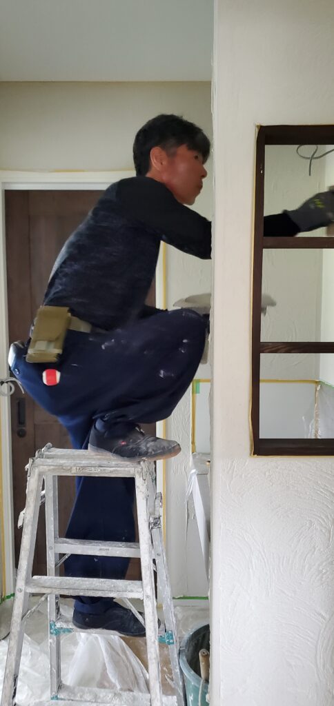 室内開口部まわりの細部施工の画像