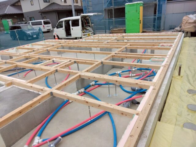 床敷き|フレーミングの画像