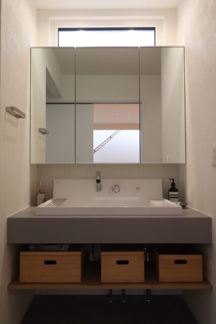 三面鏡｜岩手高気密高断熱住宅の画像