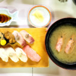 ぶり・ひらめ・本マグロ中トロ・つぶ貝・うに・月見納豆・えび汁の画像