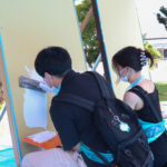 左官体験をするご夫婦の参加者｜盛岡市の注文住宅は株式会社大共ホームの画像