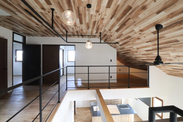 板張り天井の家|盛岡市で自然素材にこだわった注文住宅を建てるなら大共ホームの画像