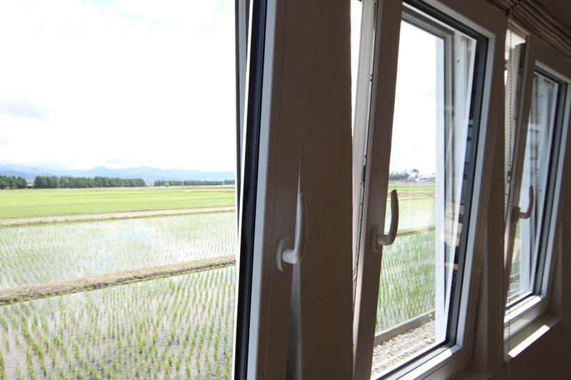 岩手の家 (2)ドレーキップ窓の画像