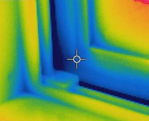 辛い岩手の住宅のヒートブリッジ (1)