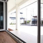 大きく開く窓 (2)の画像