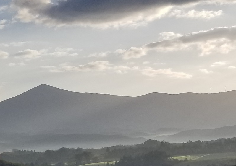 岩手県の姫神山の画像