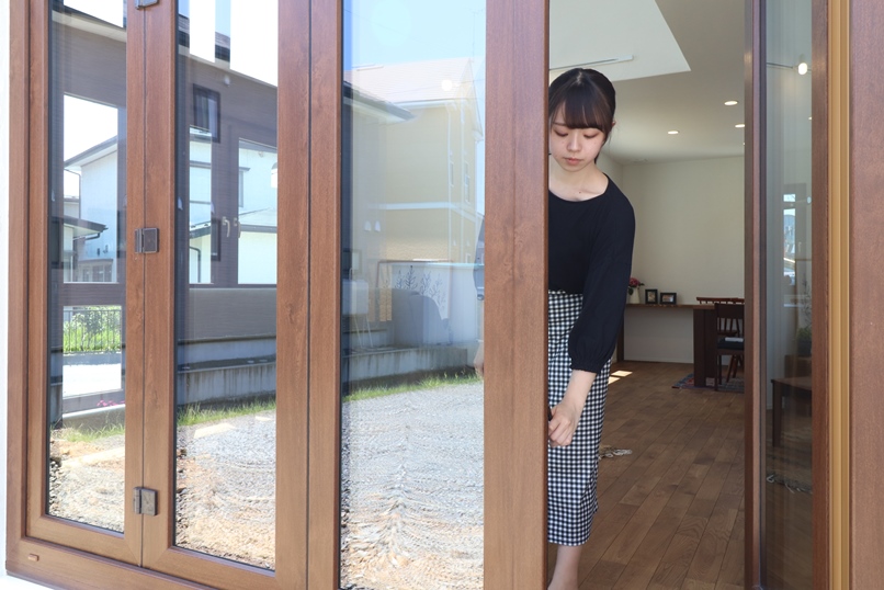 大きく開く窓(4)の画像