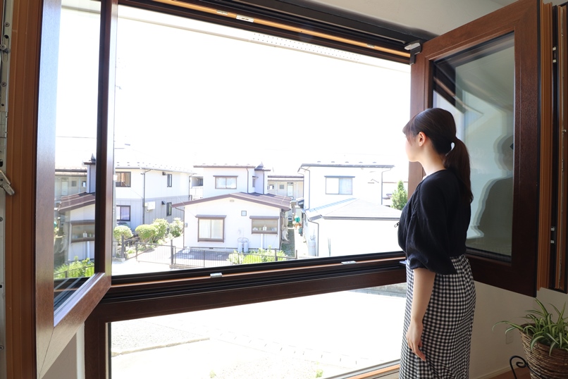 バルコニーのように全開放する高窓(6)の画像