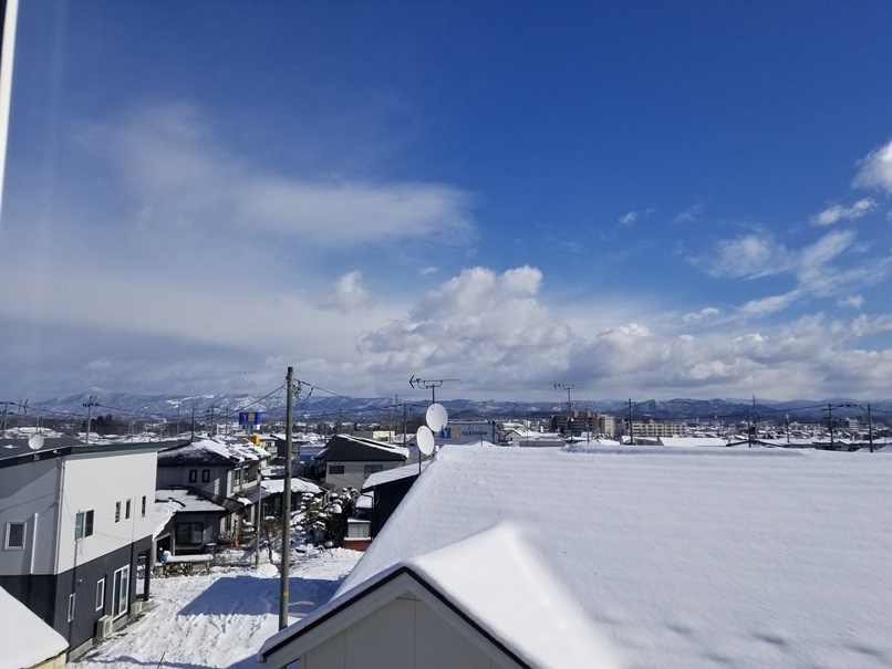 雪のある岩手の屋根の風景