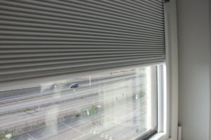 北欧の窓に発見３サッシに直付けスクリーンの画像