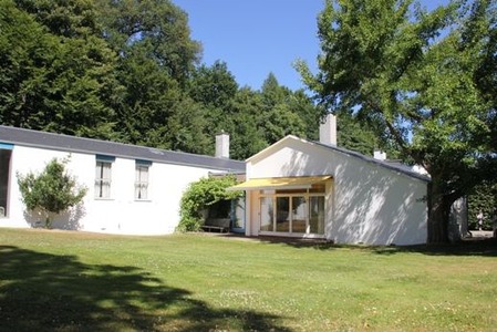 基礎を見せない北欧住宅２の画像