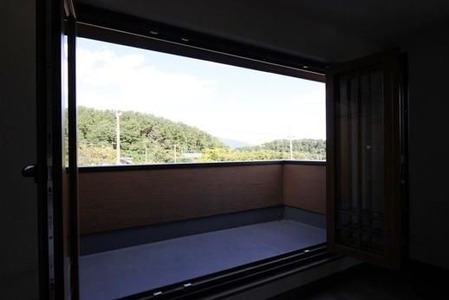 ヨーロッパスタイルの窓のデザイン住宅８の画像