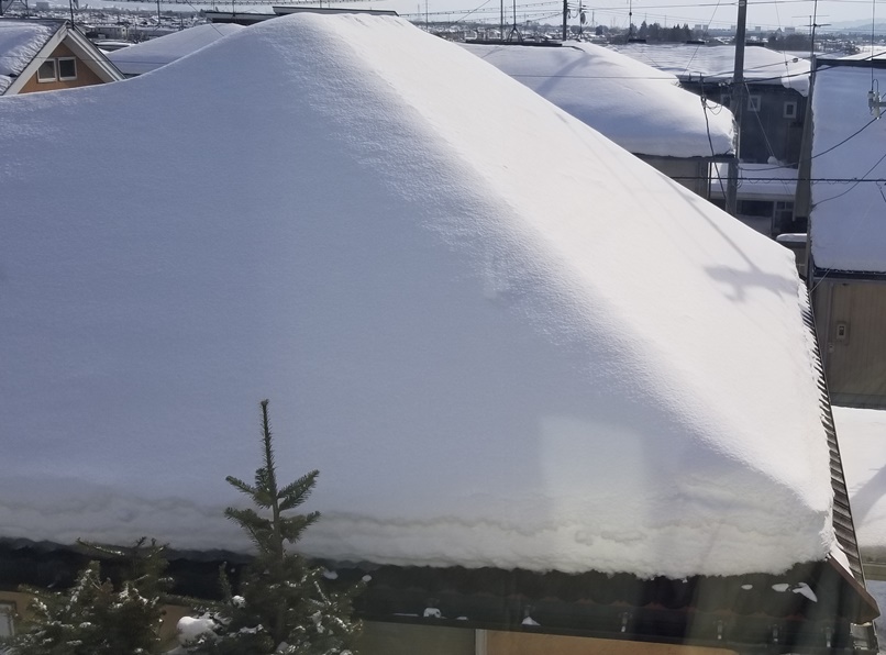 雪が落ちない屋根材