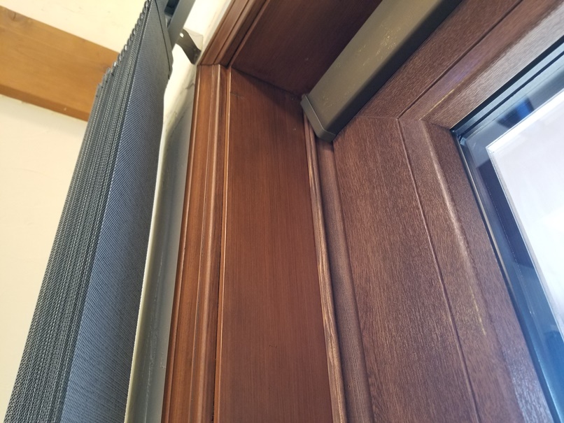 木製サッシのような樹脂サッシ：屋内での色合い (1)の画像