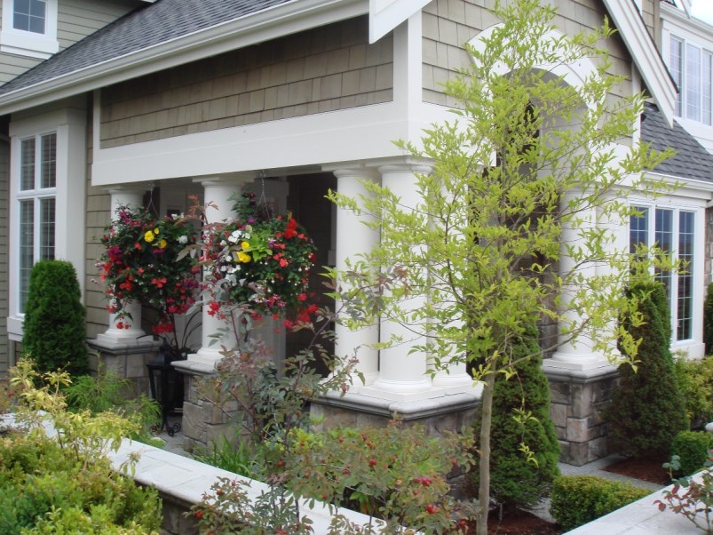 アメリカ住宅の植栽 (1)の画像