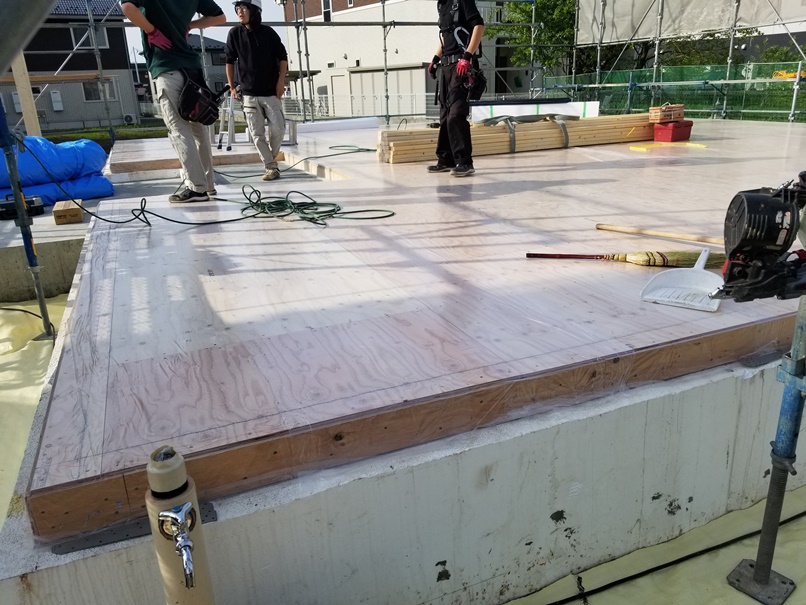 床二重養生のブルーシートはがし後の画像