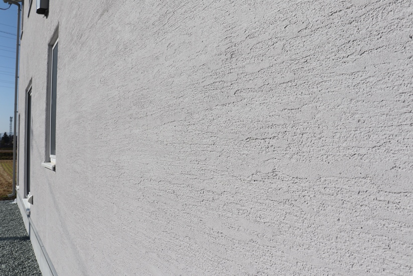 漆喰に色を入れると (2)の画像