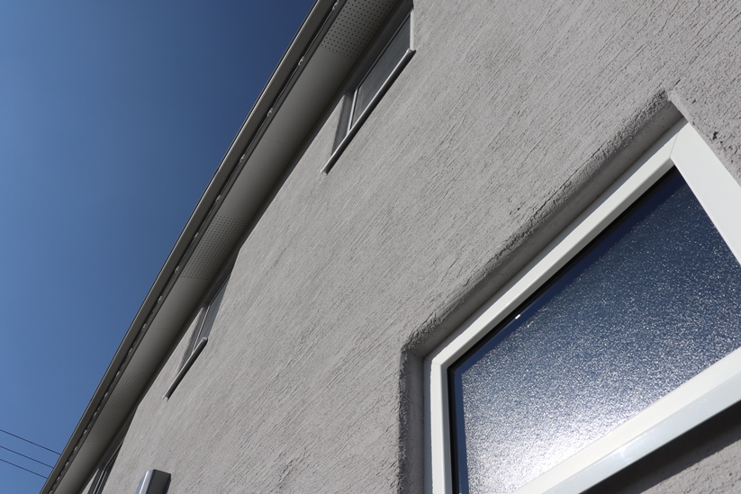 漆喰に色 を入れると(1)の画像