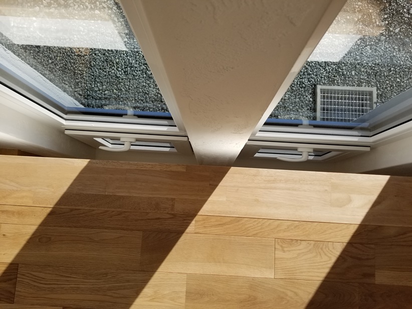 通し窓のある家(2)の画像