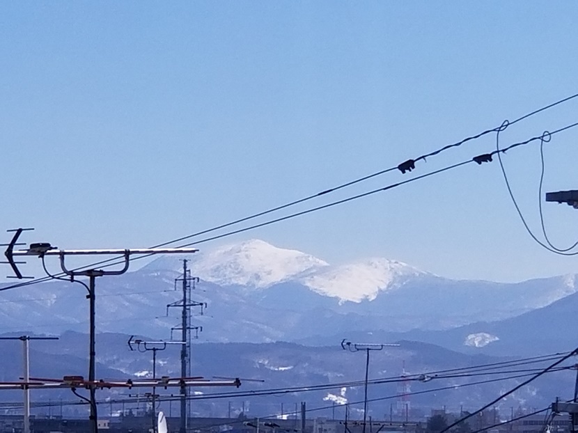 事務所3Fからの早池峰山