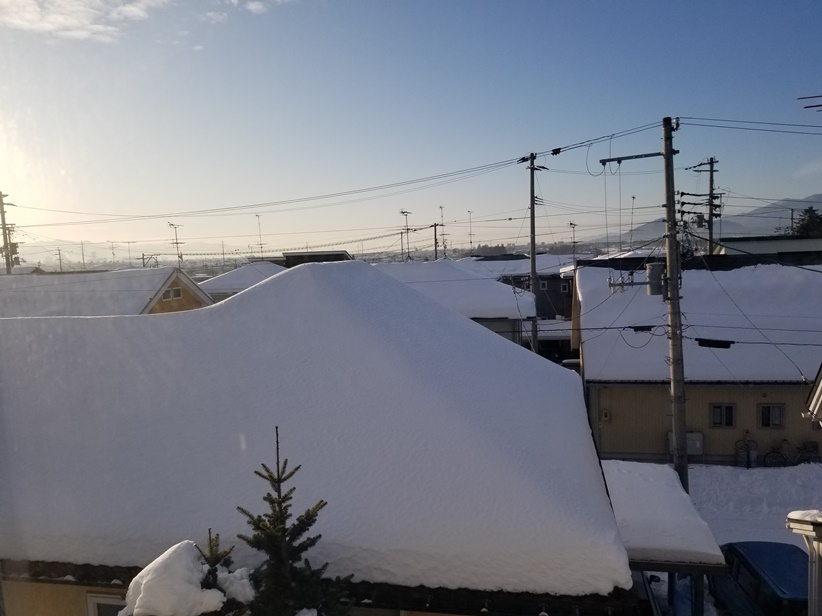 住宅の屋根の雪って (3)