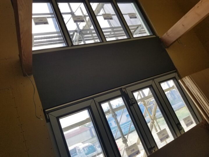 新しい窓のカタチの画像