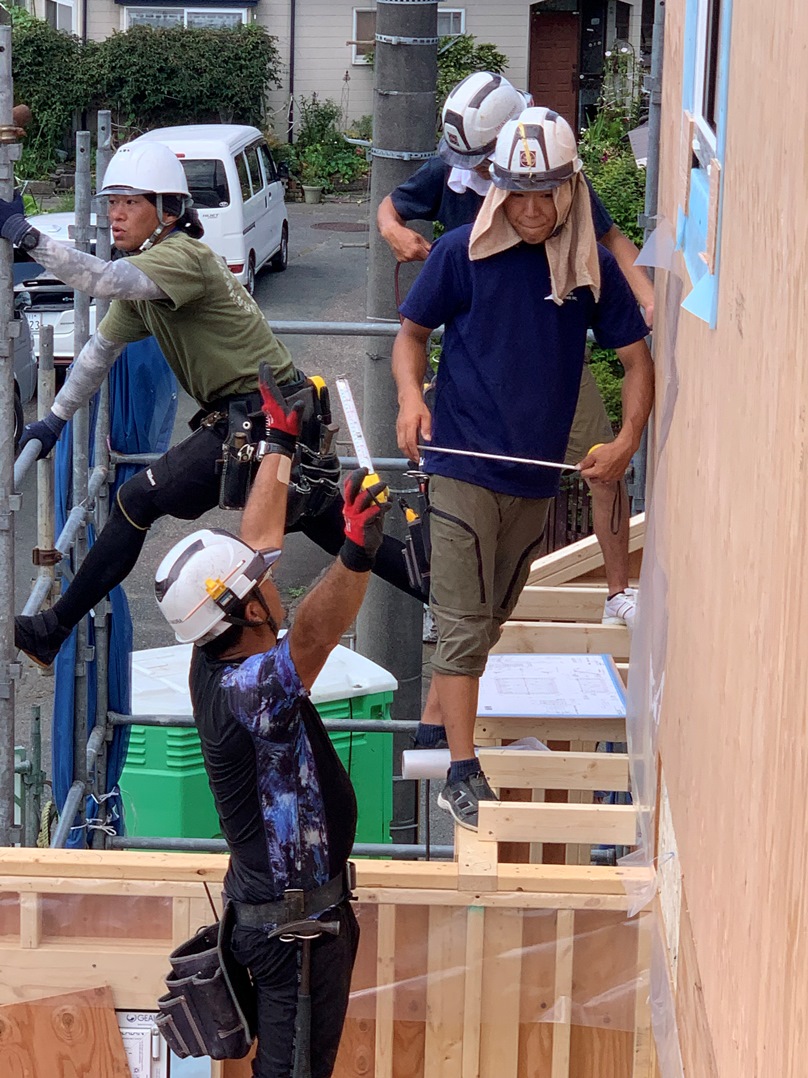 超高断熱住宅の一日上棟 (3)