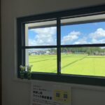 トリプルガラスの格子の画像