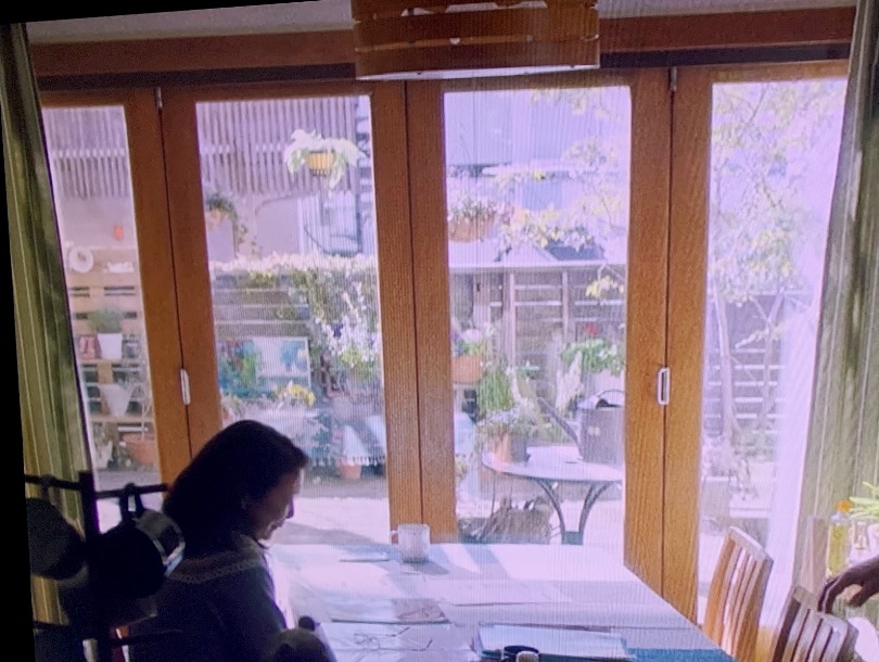 TVフォールディングドアの画像