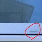 サッシ水抜き穴の画像