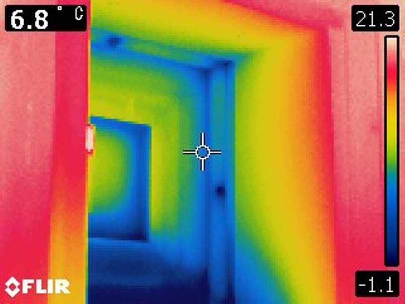 高断熱窓通常施工右枠面温度