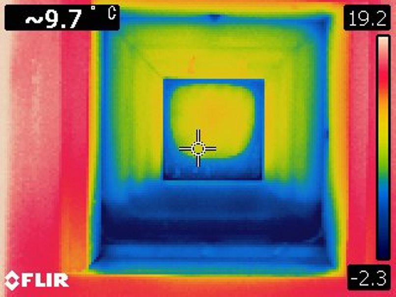 窓ヒートブリッジ影響による上下温度差の画像