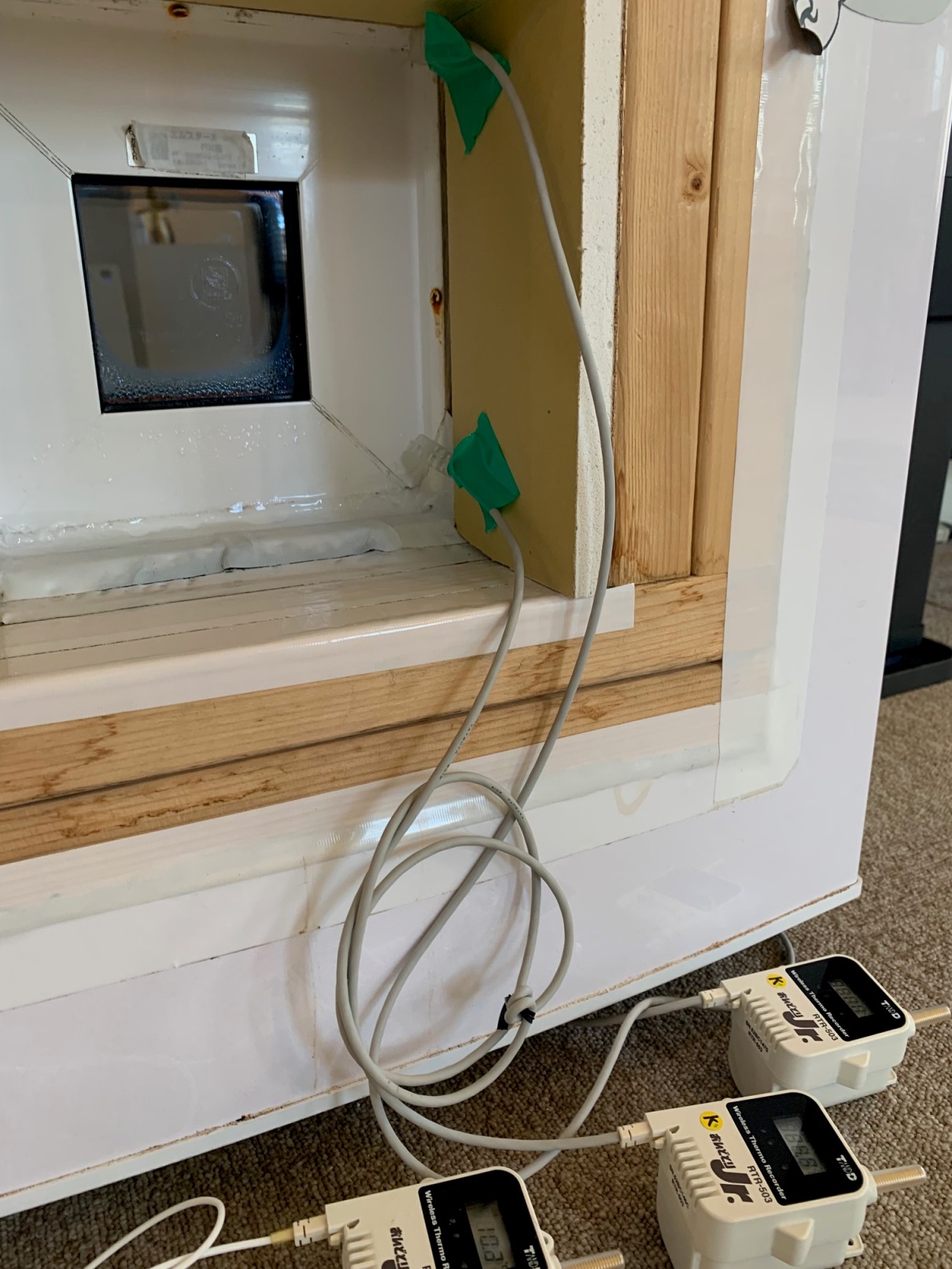 窓熱橋上下温湿度推移計測の画像