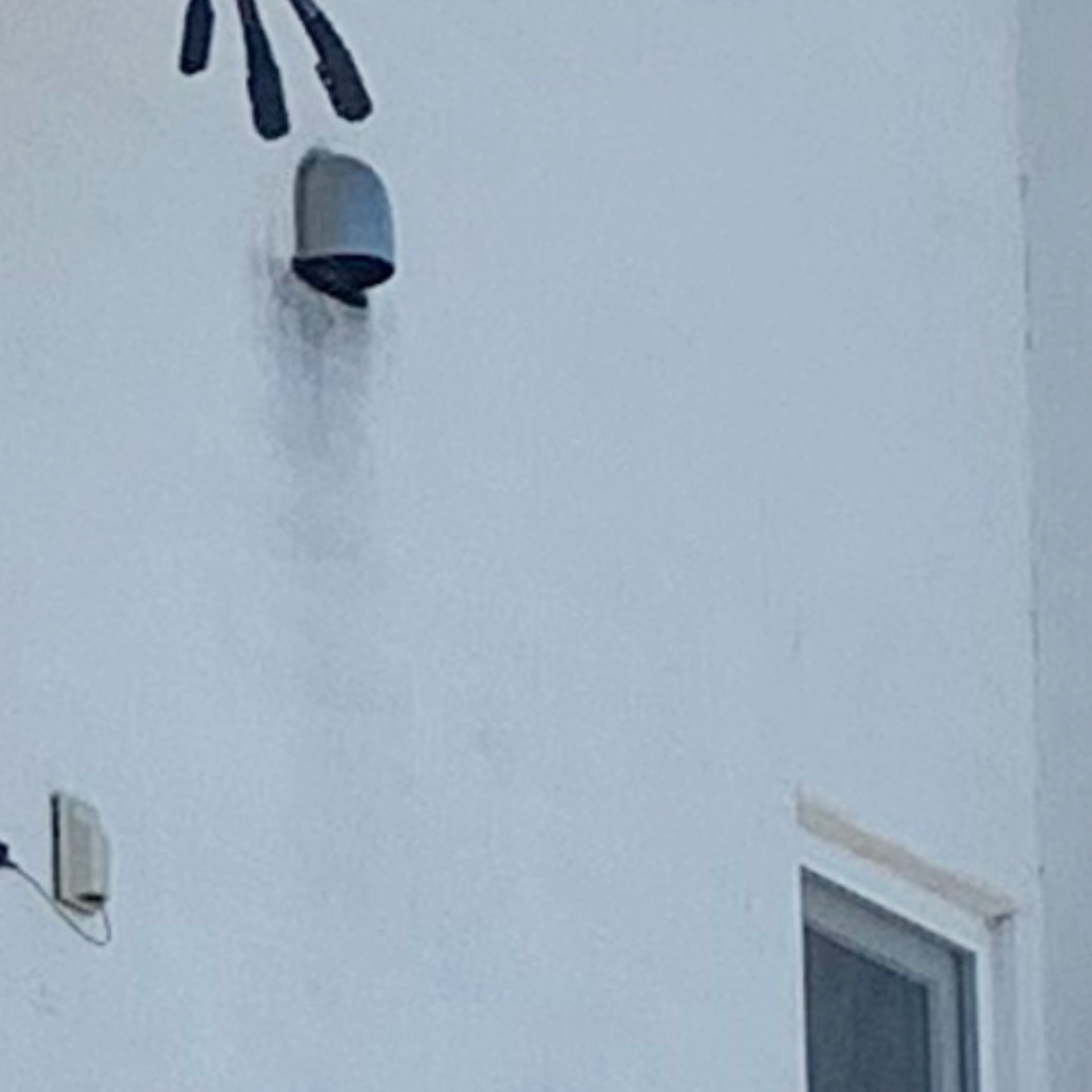換気扇による外壁の汚れビフォーの画像