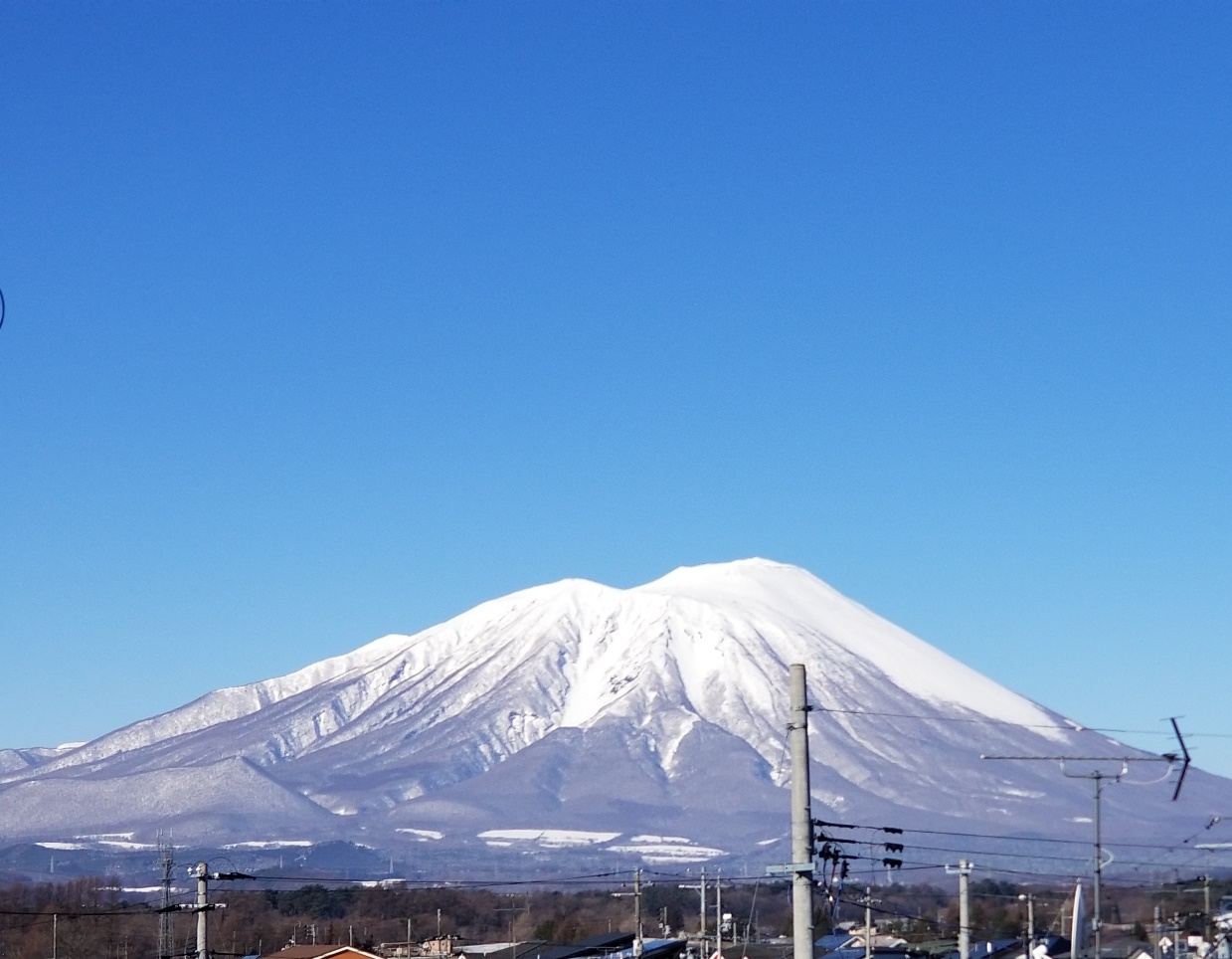 滝沢市から春の岩手山の画像