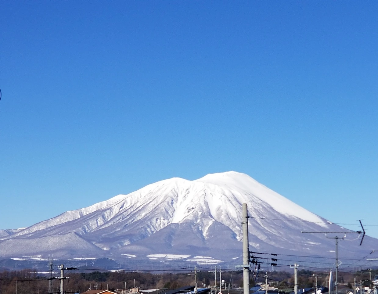滝沢市から春の岩手山の画像