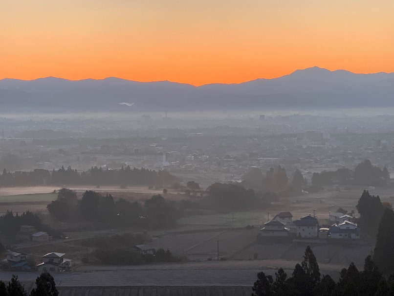 11月16日岩手県滝沢盛岡：日の出前の彩の画像